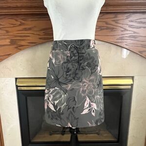 J. Jill Fit Sage Green Floral‎ Skort  Size Xlarge